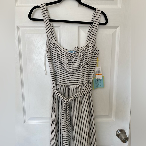 NEW DRESS - Picture 2 of 6